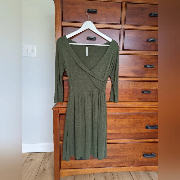 green emerald velvet dress It's In The Air Olive Green Striped 3/4 Sleeve Midi Dress – Shop the Mint main image 0